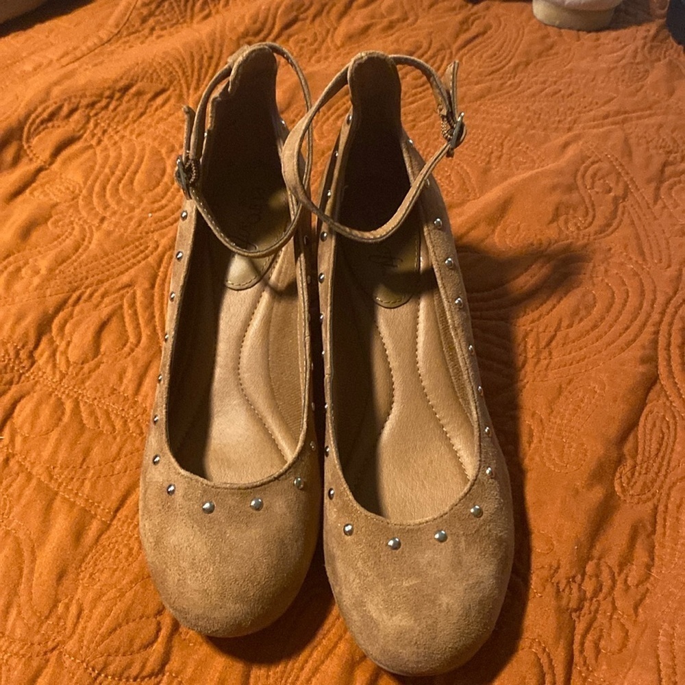EuroSoft by Sofft Brown studded Heels with ankle strap NWOT